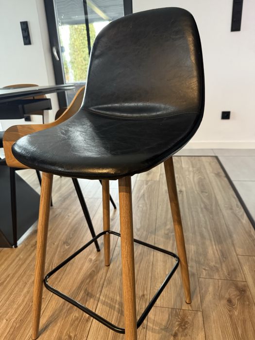 2 hokery czarne stan idealny