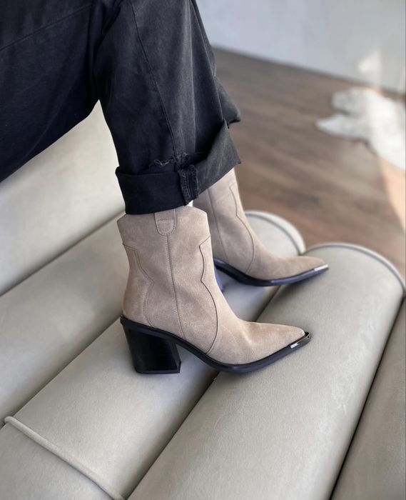 ЗАМША казаки ковбойки козачки ботільйони 36 38 39 40 бежеві молочні