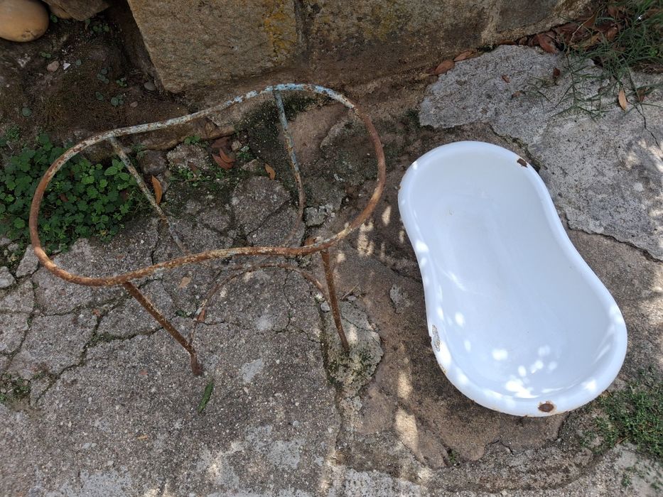 Bidé antigo de ferro