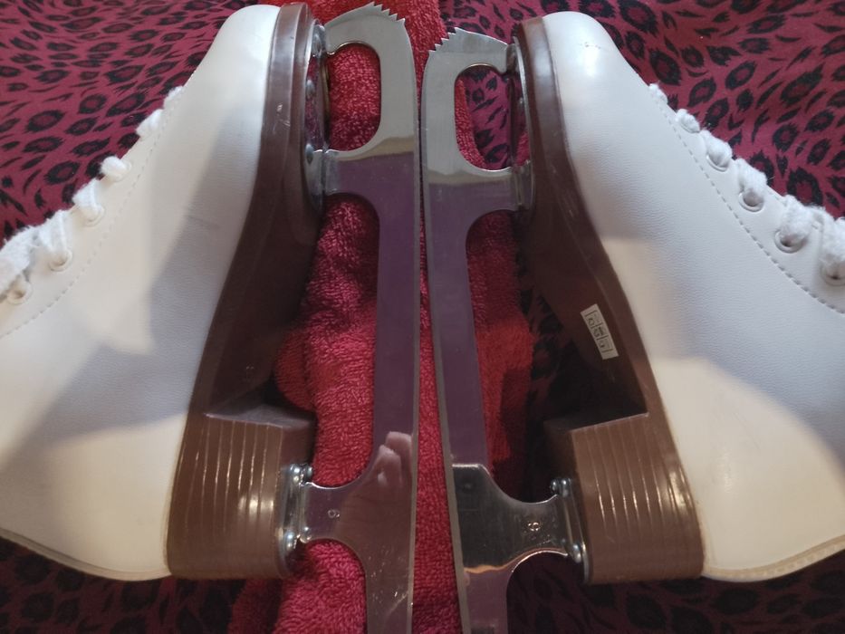 Ковзани Graf davos gold р. 35
