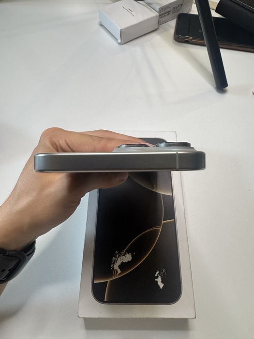 iPhone 16 Pro Max - 256GB | Titanium Natural