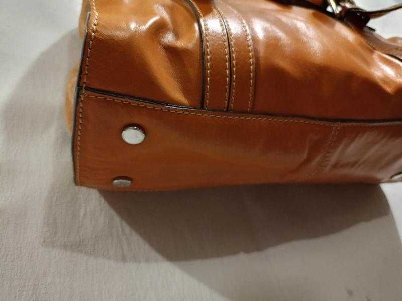 Стильна сумка в руку/на плече від Clarks у кольорі кемел