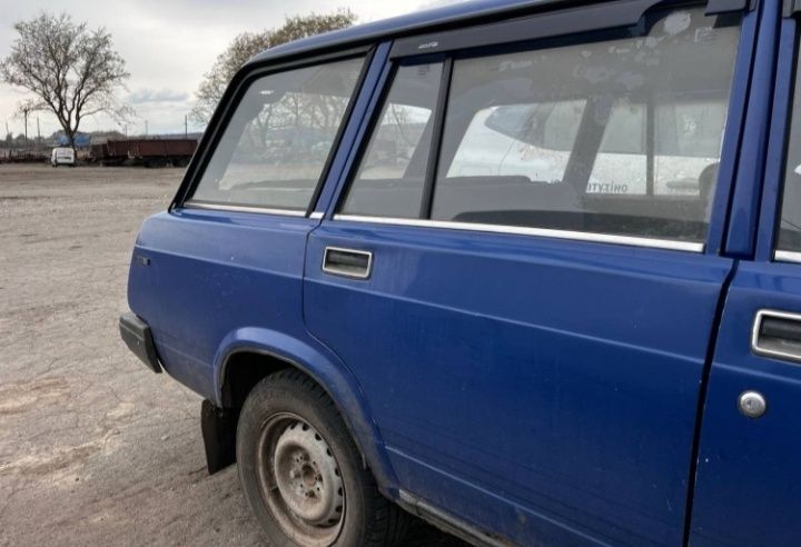 Жигули 2104  ...