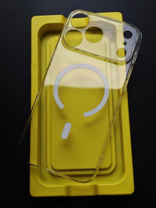 Прозорий чохол Baseus Crystal Slim Magnetic для iPhone 17 Pro Max