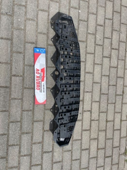 base inf Parachoque toyota yaris 2014