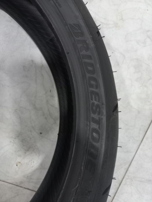 pneu novo  mota 120/70/17  brisdgestone battlax s, 21
