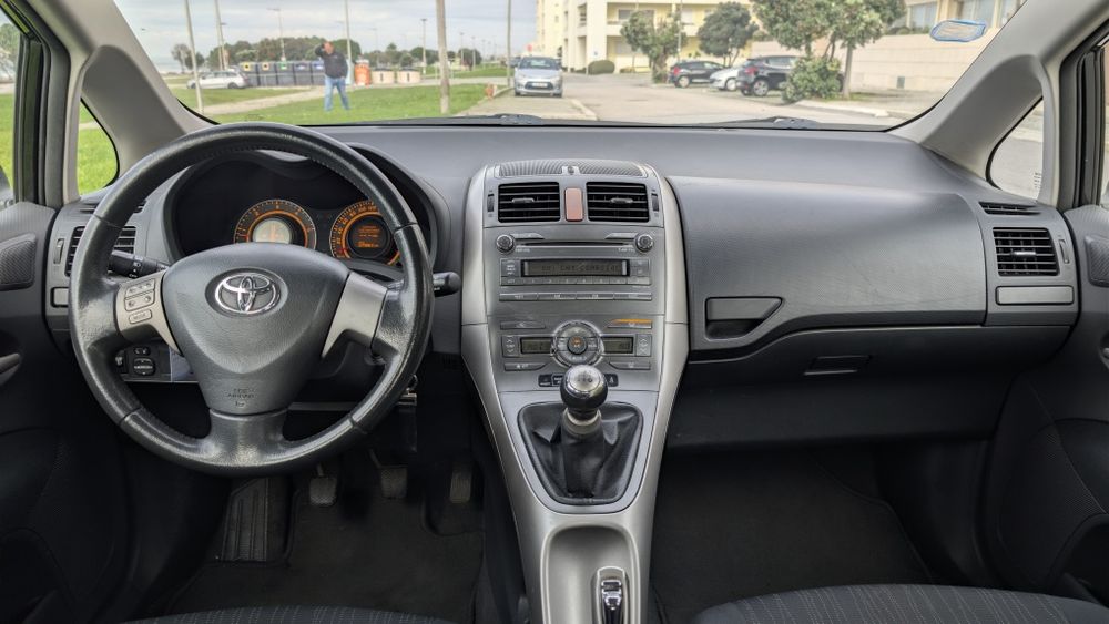 Toyota Auris Diesel, impecável