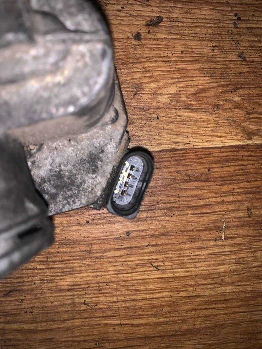 Дросельна заслінка skoda VW audi 2.0 tdi 1.9  A2C53099815 03G128063J