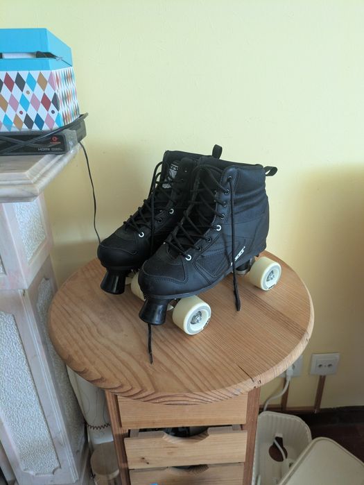Patins de 4 Rodas Roces – Tamanho 41