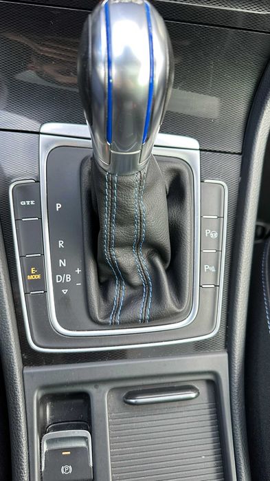 Volkswagen Golf GTE Plug-in Hybrid | DSG | Teto Panorâmico | Couro | LED | Câmara | Revisões VW