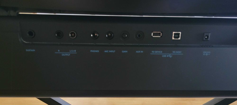 Teclado Yamaha PSR-E473 + Suporte X + Pedal Sustain (Novo na caixa)