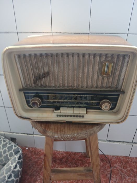 Vendo rádio antigo