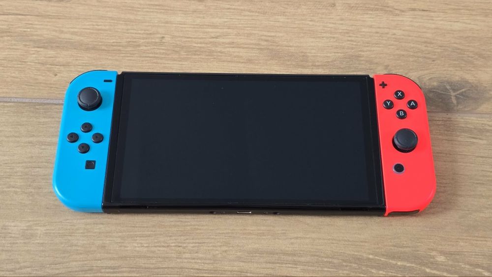 Konsola Nintendo Switch OLED + nowy pad Battletron