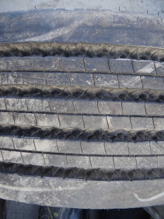 opona 245/70R19.5 Uniroyal TH40 (580 netto)