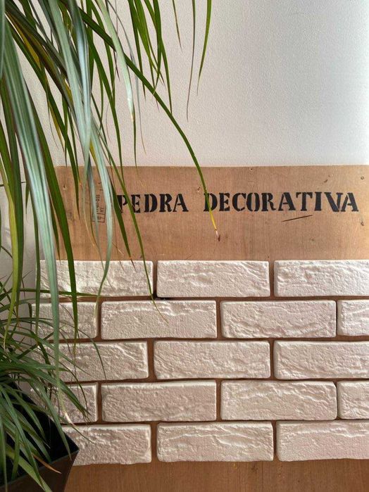 Pedra decorativa em gesso