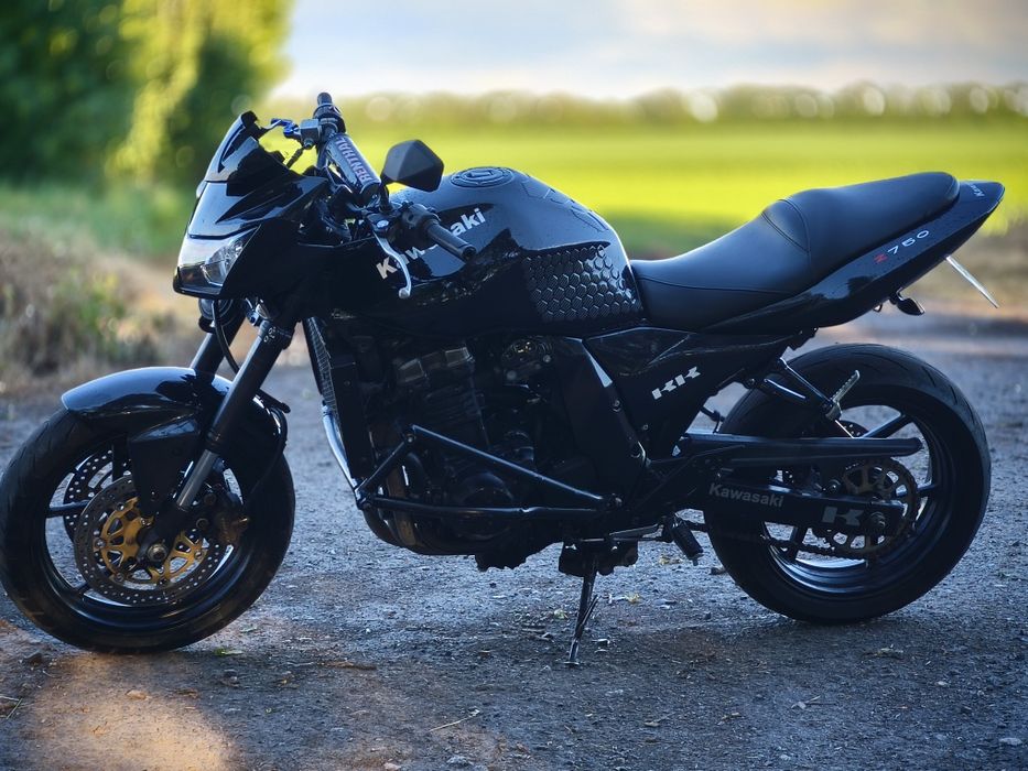 Мото Kawasaki Z750