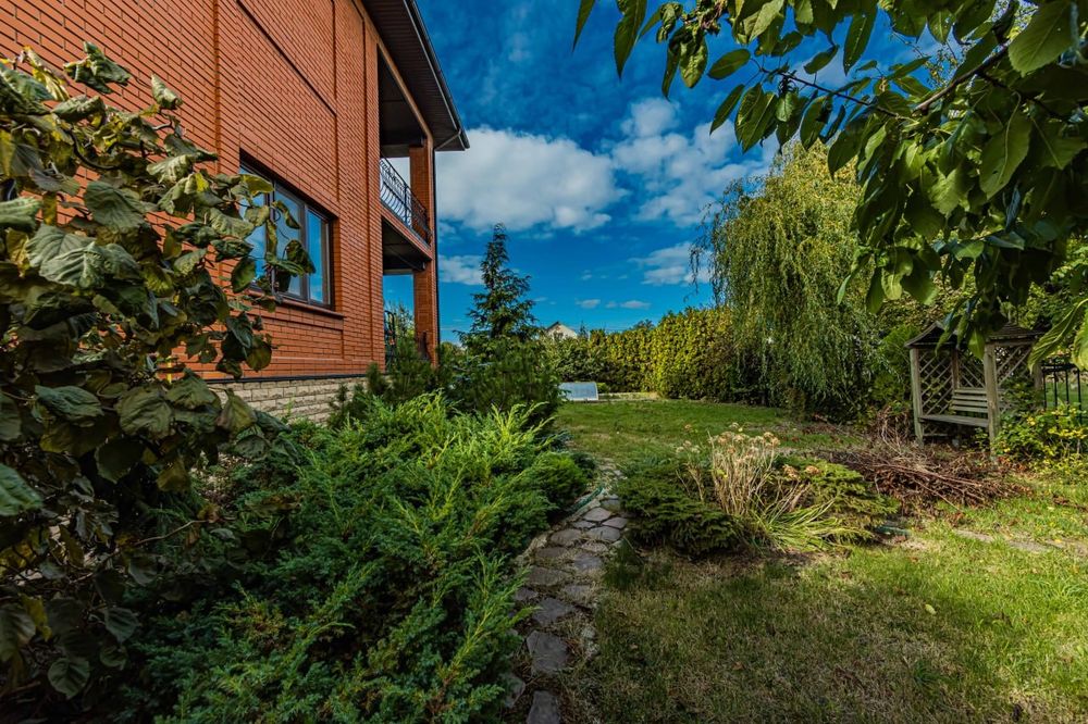 Мала Олександрівка, КМ Зелений Гай, 3пов.котедж 350м.кв.з 2 басейнами