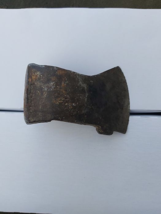 Топор, топорик, колун, сокира