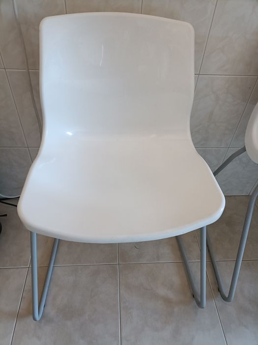 4 Cadeiras brancas  IKEA