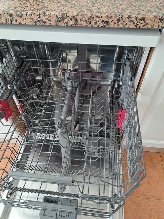 Máquina de lavar a loiça whirlpool