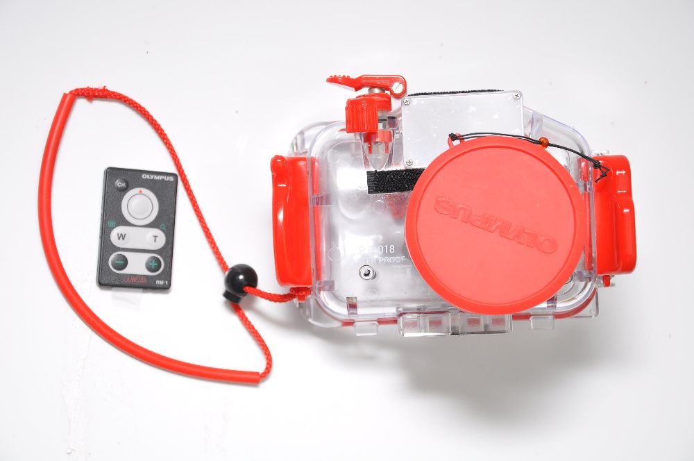 Бокс для подводной съемки Olympus PT-018 для фотокамер C740 & C750