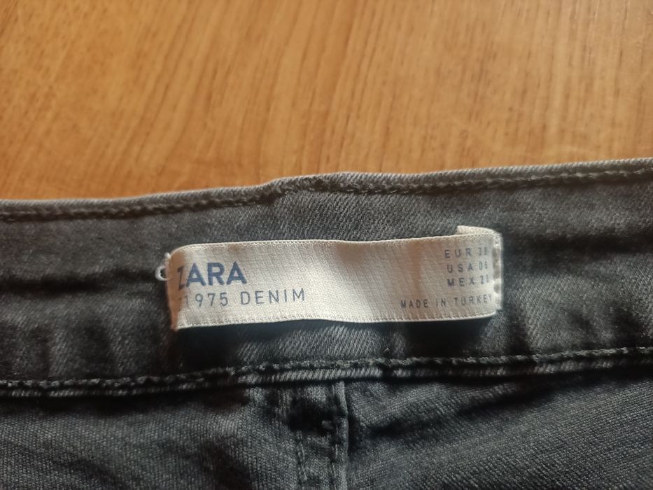 Czarne spodnie Zara