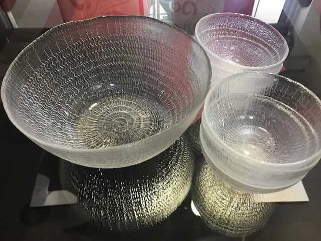 Conjunto de taças em vidro com relevo