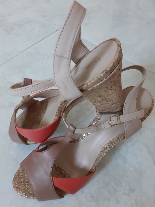 Sandálias salto alto