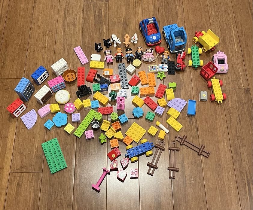 Duzy zestaw Lego duplo zwierzeta policjant samochody klocki