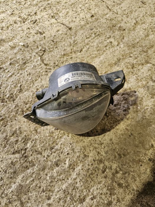 Halogen prawy bmw E90 E91 swiatlo prawe przeciwmgłowe lampa przód