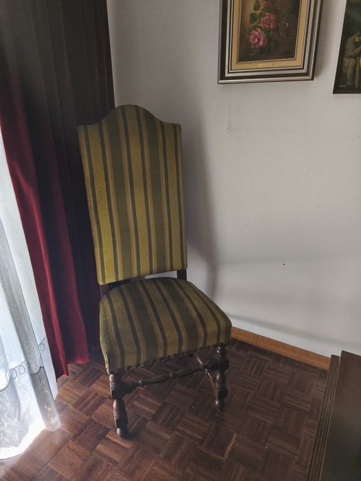 Cadeira de escritório / sala, quarto em veludo em tons de verde, com design elegante e moderno