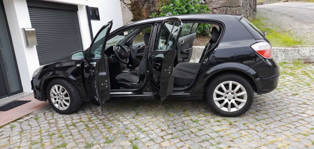 Opel Astra 1.3CDTI Elegance