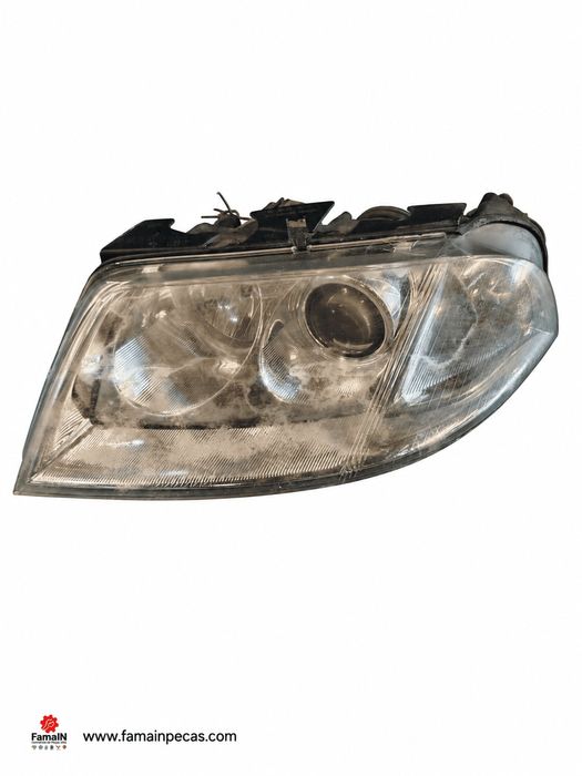 Ótica / Farol Esquerdo VW PASSAT B5.5 1.9 TDI (96 kW / 130 cv) [11.2000 - 05.2005]