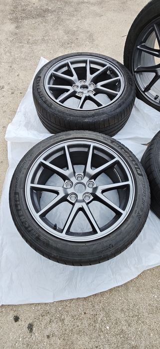 Jantes 18  para Tesla model 3 com os pneus