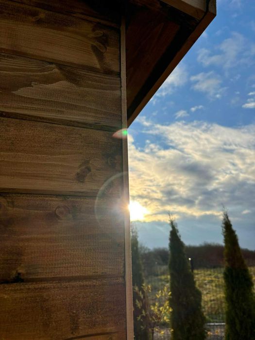 Drewniany Domek Narzędziowy z Drewutnią