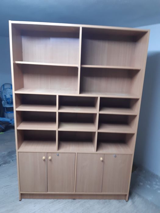 Movel Estante em madeira clara