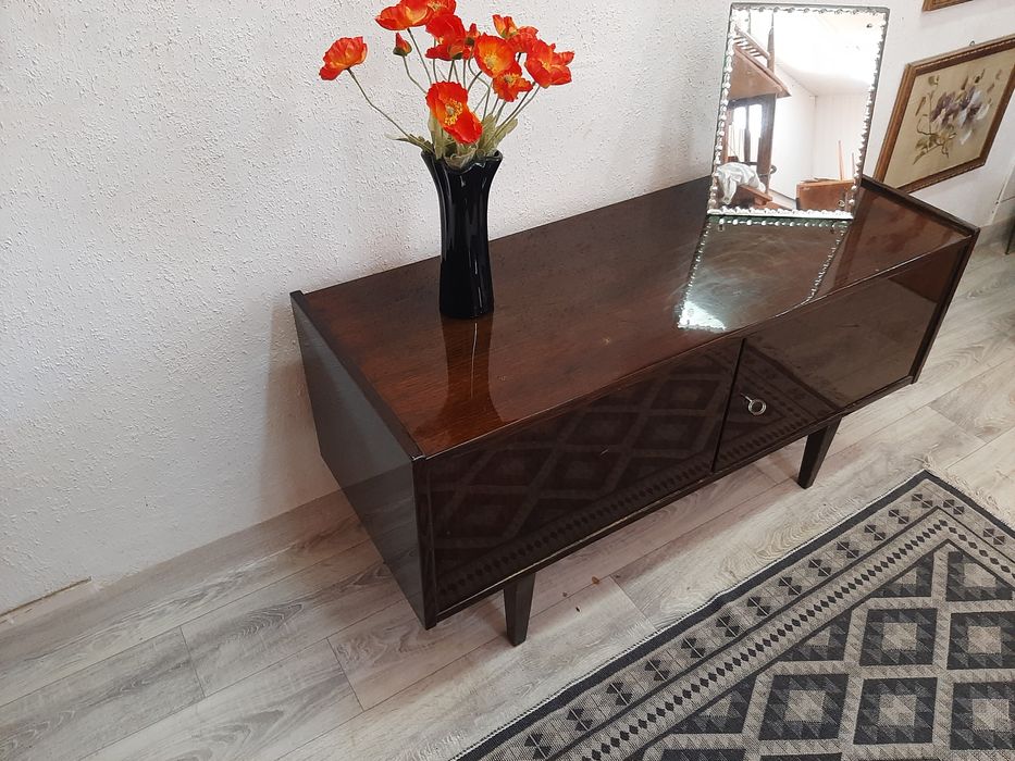 Mała komoda projektu Rajmunda Hałasa