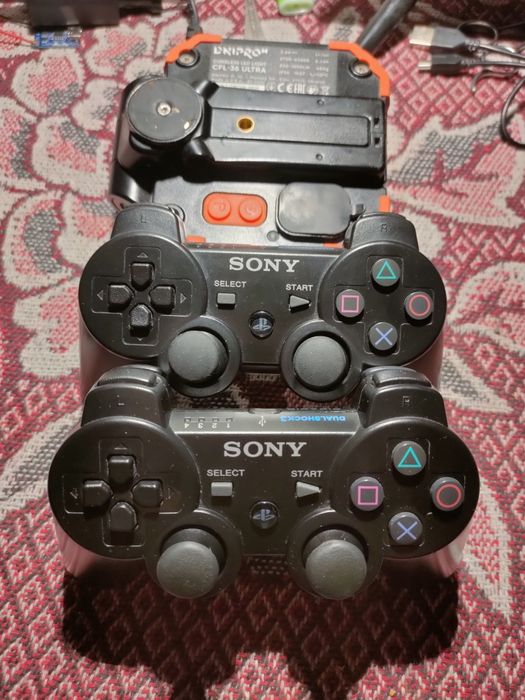 Playstation 3 Slim 500gb HEN 2 геймпади