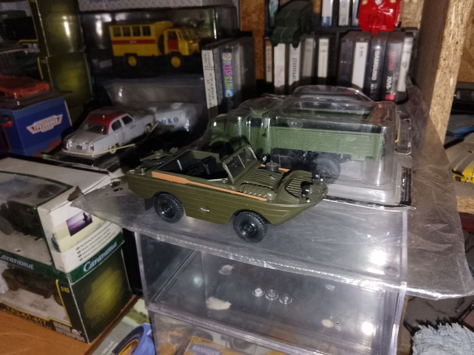 Продам игрушки машинки.