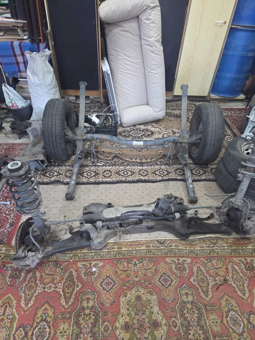 Продається ходова частина від Volkswagen Caddy 3 2011 рік бензин.