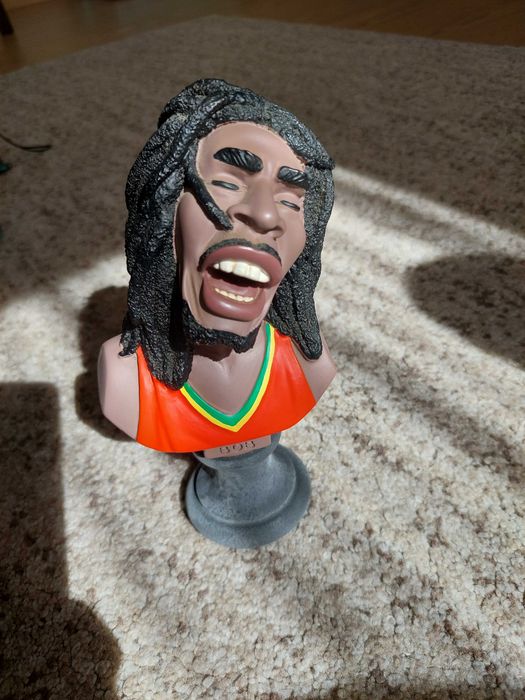 Busto Bob Marley