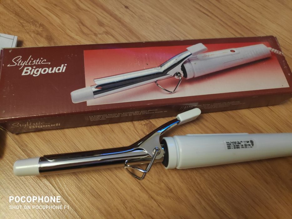 Lokówka do włosów.