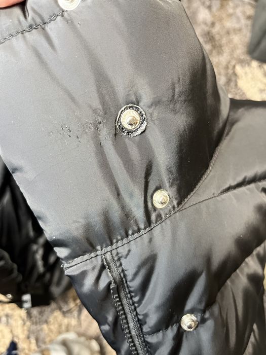 Чорна осіння куртка