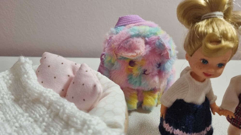 Bonecas Mini Barbie com Cestinha e Acessórios