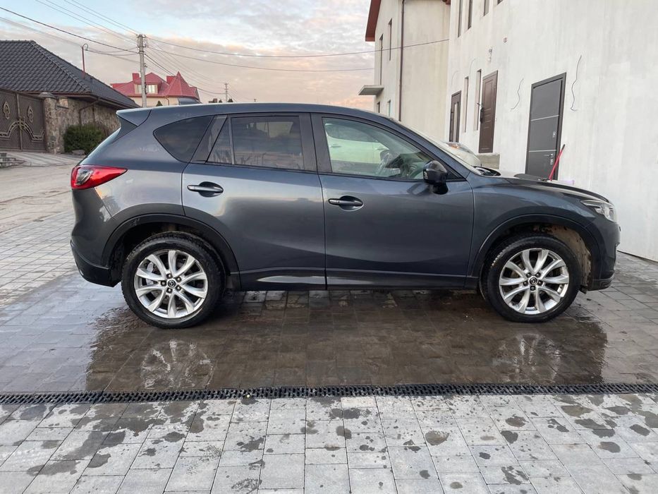 Mazda  cx-5.