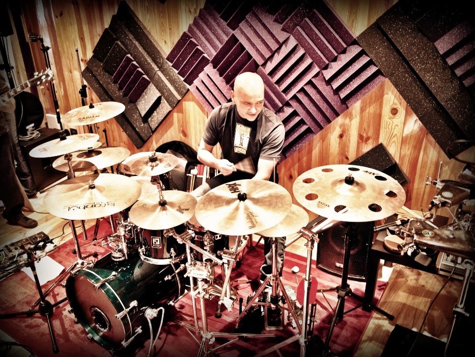 Aulas de bateria presenciais e online