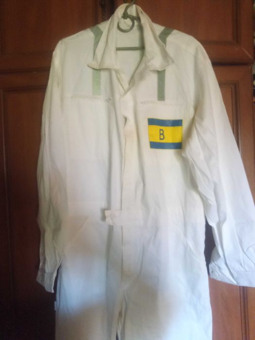 Два белоснежных комбинезона 5р/50размер Рубашки