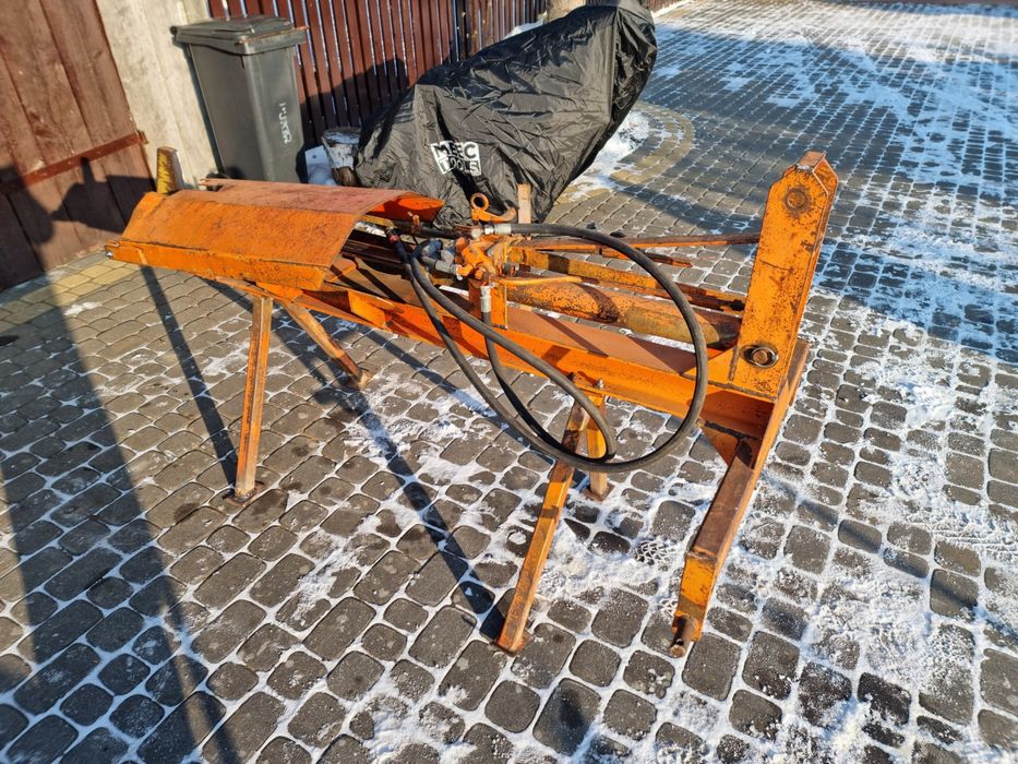 Łuparka do drewna hydrauliczna do ciągnika