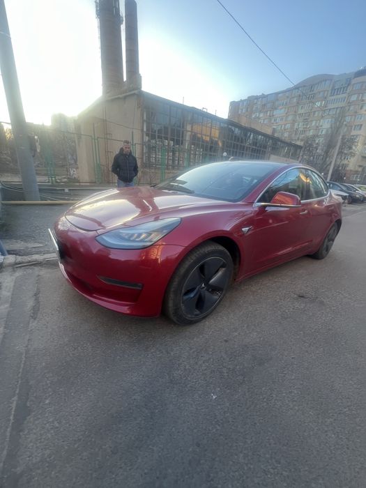 Аренда Nissan Leaf 1 и 2 поколен;Tesla 3;в Одессе,от 1 недели