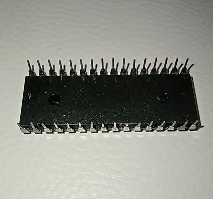 КР580ВВ55А TDA8304 AT89C51-12PI